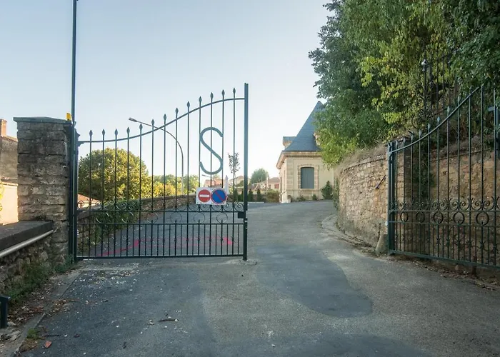 Le Nid Discret avec Balcon et parking privé gratuit